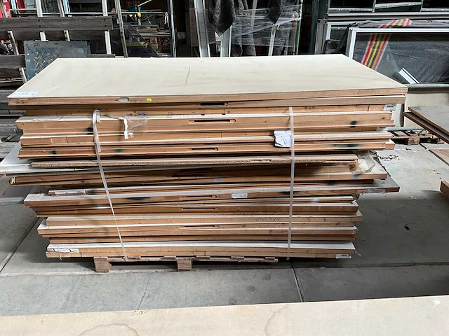 Partij binnendeuren - afbeelding 1 van  3