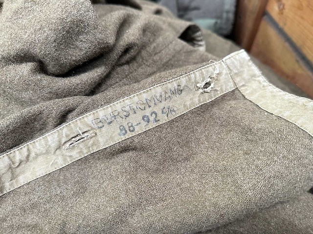Partij binnenvoeringen legerkleding - afbeelding 4 van  4