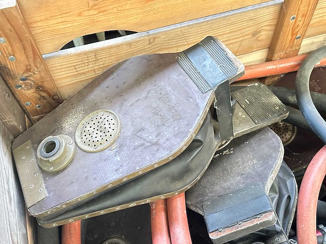 Partij blaasbalgen en voetpompen - afbeelding 1 van  5