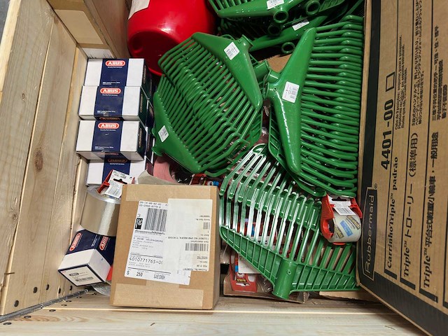 Partij bladharken, triple trolley, sloten en diverse - afbeelding 4 van  6