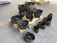 Partij bloembakken gemaakt van rubber, ed, zwart - afbeelding 2 van  3