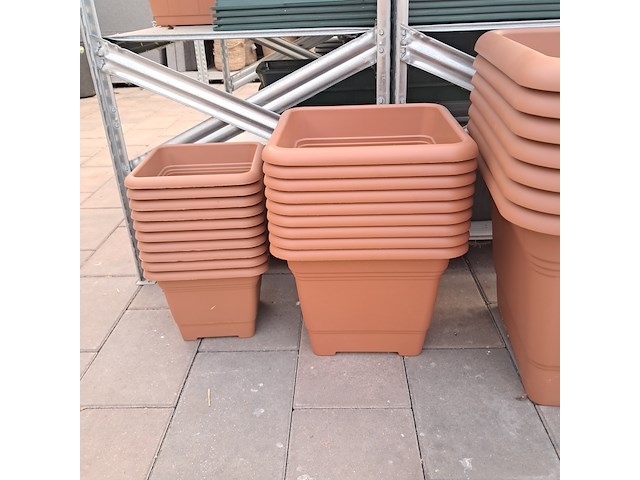 Partij bloembakken o.a. elho - afbeelding 8 van  21