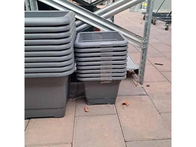 Partij bloembakken o.a. elho - afbeelding 21 van  21