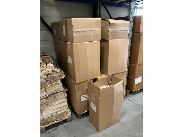 Partij bloemen flesjes ongedopt 24 cc (31500x) - afbeelding 4 van  5