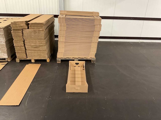 Partij bloemen kartonen dozen en stroken - afbeelding 4 van  13