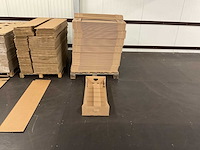 Partij bloemen kartonen dozen en stroken - afbeelding 4 van  13