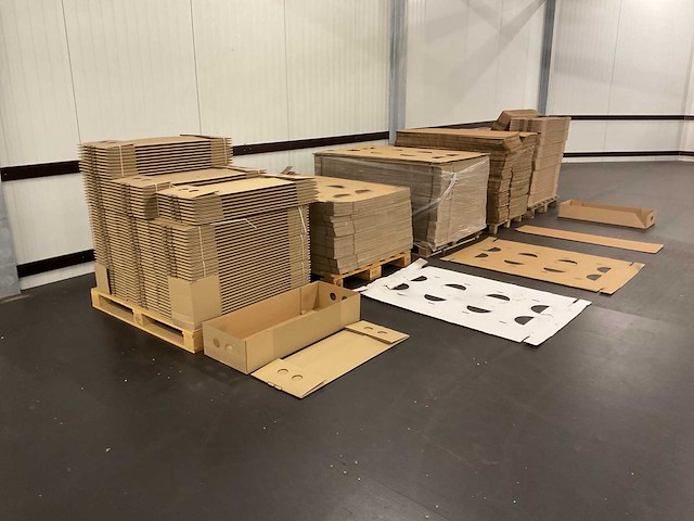 Partij bloemen kartonen dozen en stroken - afbeelding 6 van  13