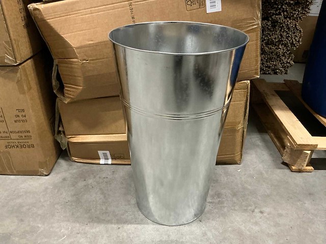 Partij bloemenemmers paris zinc ø31xh50cm (75x) - afbeelding 1 van  5