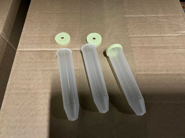 Partij bloemenflesjes 35cc ongedopt met dop groen (22000x) - afbeelding 1 van  2