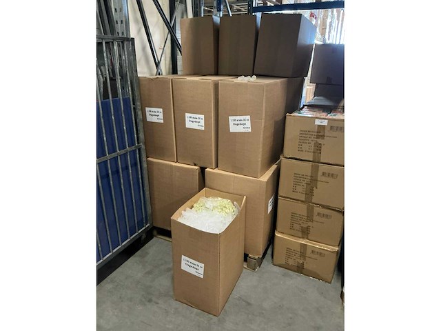 Partij bloemenflesjes 35cc ongedopt met dop groen (22000x) - afbeelding 2 van  2