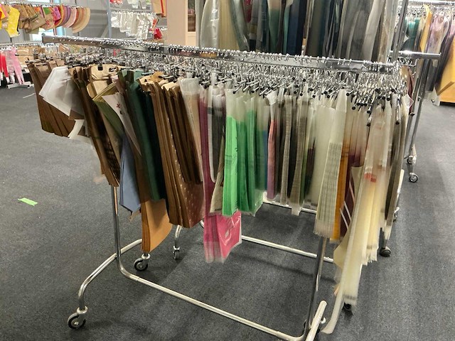 Partij bloemenhoezen - afbeelding 10 van  58