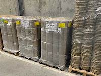 Partij bloemenpapier op rol - afbeelding 1 van  6