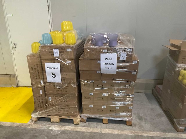 Partij bloemenvazen - afbeelding 2 van  8