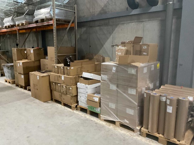 Partij bloemisterij artikelen - afbeelding 1 van  20