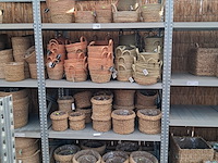 Partij bloemmanden o.a. hana design - afbeelding 1 van  11