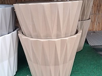 Partij bloempotten en beelden o.a. ts collection, endersen - afbeelding 8 van  21