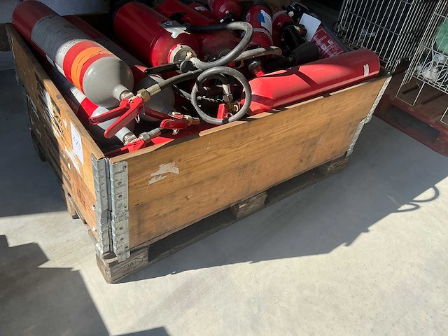 Partij blussers - afbeelding 1 van  2