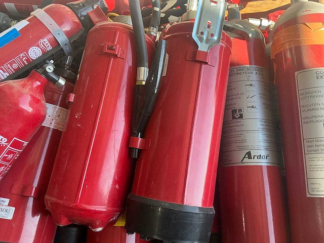 Partij blussers - afbeelding 2 van  2