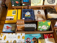 Partij boeken, journals, spellen, stationery en cadeauartikelen – diverse merken - afbeelding 3 van  7