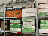 Partij boekethouders en diverse - afbeelding 5 van  16