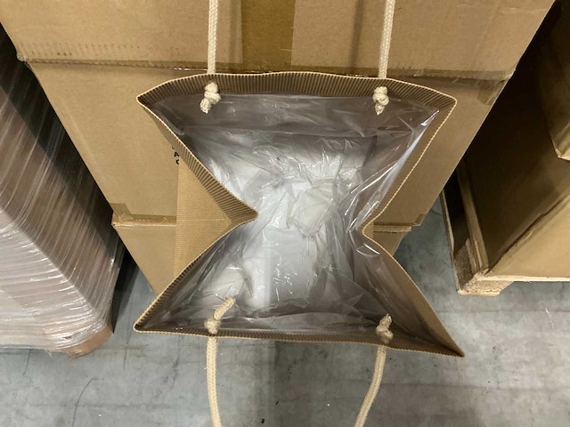 Partij boekettassen ribbel 24x24x24cm (1110x) - afbeelding 2 van  4