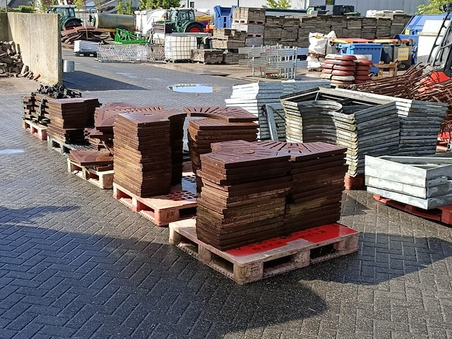 Partij boomkransen en roosters - afbeelding 1 van  9