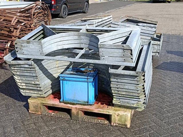 Partij boomkransen en roosters - afbeelding 8 van  9