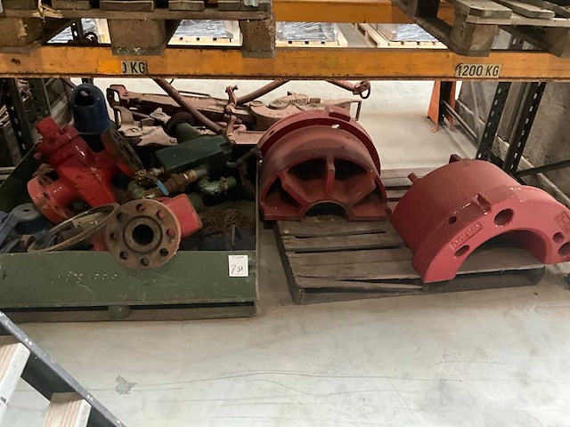 Partij boor onderdelen "bushings and hp valves" - afbeelding 1 van  4
