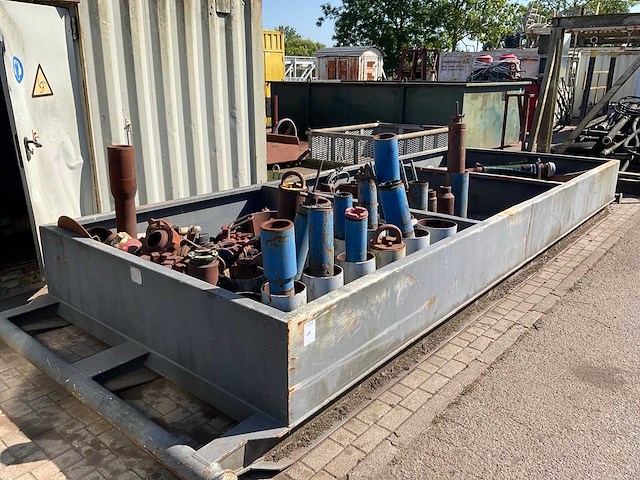 Partij boorgereedschap en toebehoren - afbeelding 1 van  9