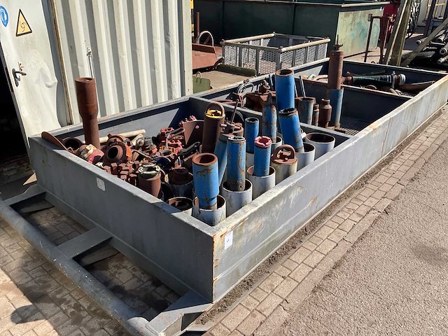 Partij boorgereedschap en toebehoren - afbeelding 2 van  9