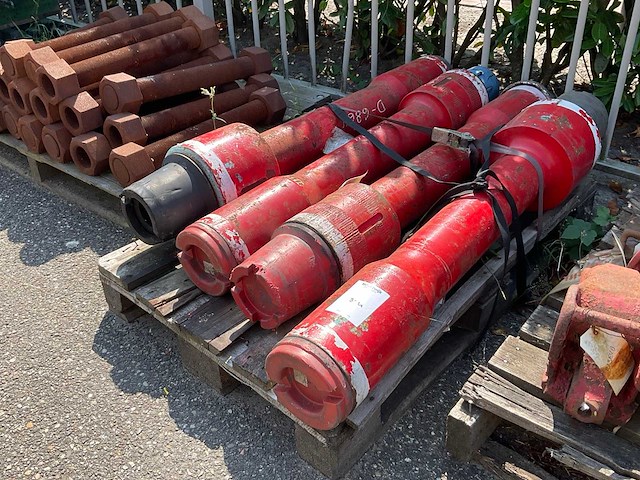 Partij boorgereedschap "lift subs and rig tong parts" - afbeelding 3 van  10