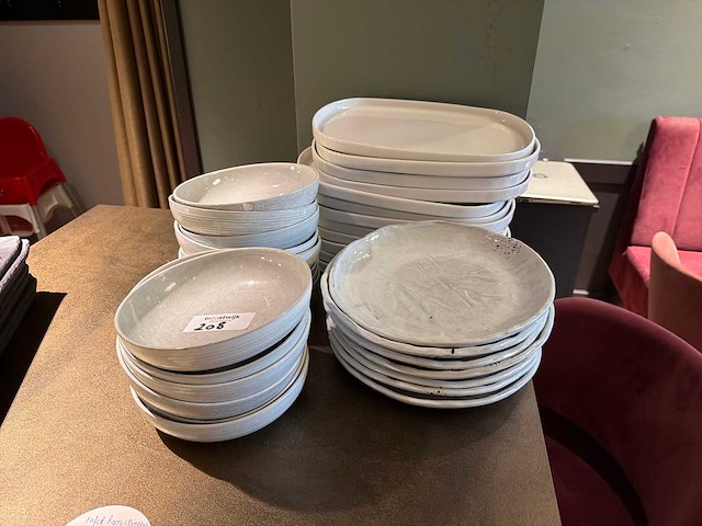 Partij borden (32x) - afbeelding 1 van  5