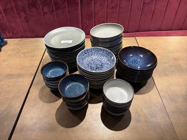 Partij borden (60x) - afbeelding 1 van  8