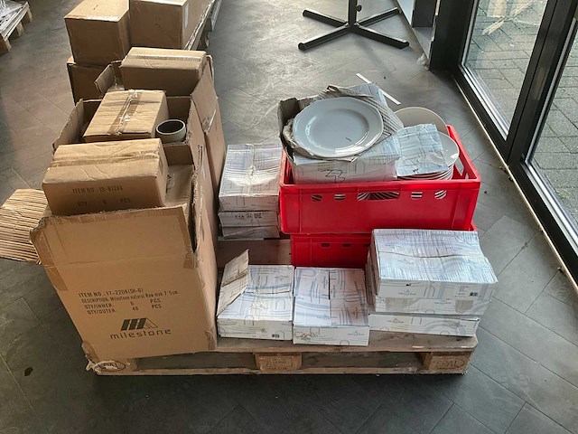 Partij borden en kommen - afbeelding 1 van  6