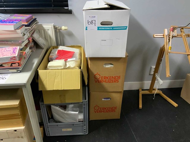 Partij borduurbenodigdheden - afbeelding 1 van  8