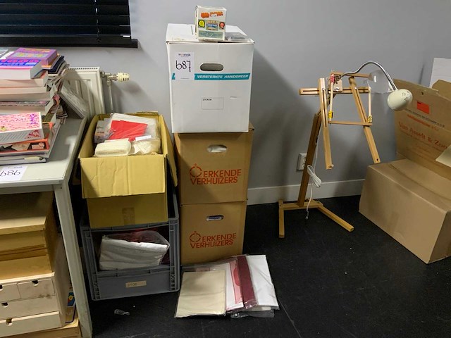 Partij borduurbenodigdheden - afbeelding 2 van  8