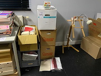 Partij borduurbenodigdheden - afbeelding 2 van  8