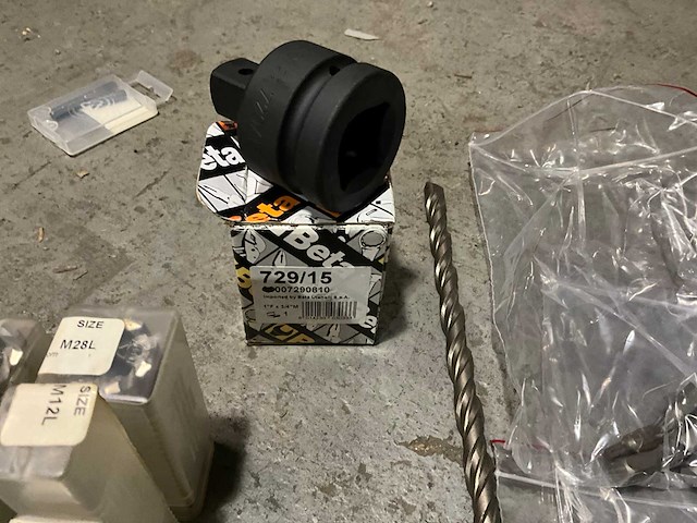 Partij boren, bitsets en krachtdoppen - afbeelding 3 van  12