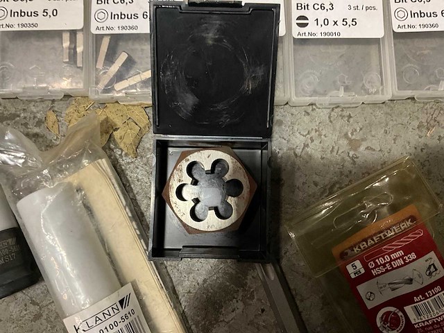 Partij boren, bitsets en krachtdoppen - afbeelding 4 van  12