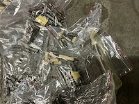 Partij boren, bitsets en krachtdoppen - afbeelding 12 van  12