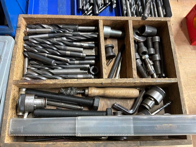 Partij boren en freesgereedschap - afbeelding 4 van  5