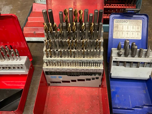 Partij boren en frezen - afbeelding 3 van  6