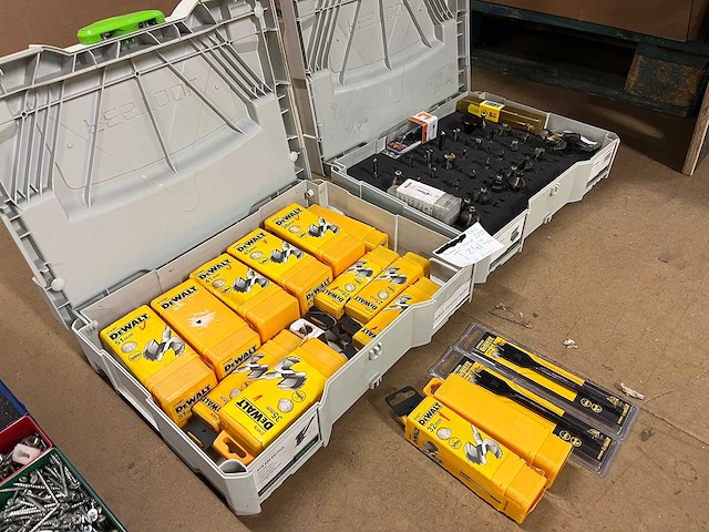 Partij boren (o.a. dewalt) in 2 festool systainers - afbeelding 9 van  9