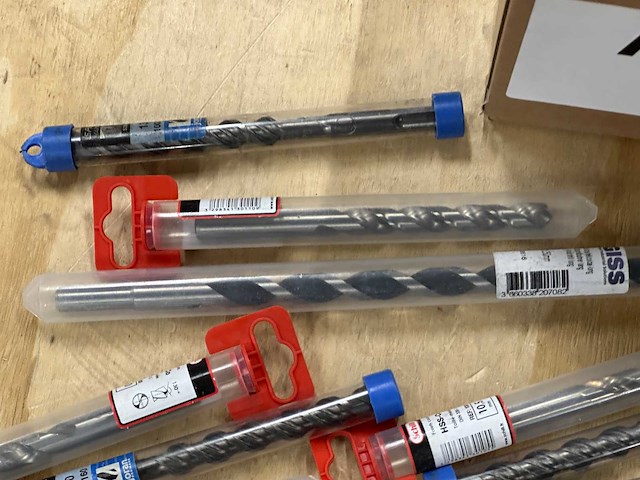 Partij boren & snijgereedschap - afbeelding 7 van  11