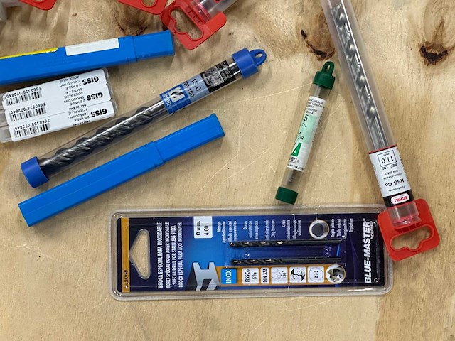 Partij boren & snijgereedschap - afbeelding 11 van  11