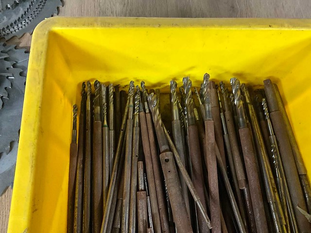 Partij boren & zaagbladen/ freeskoppen - afbeelding 4 van  5