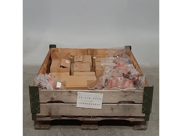 Partij borgenpennen en stukjes buis - afbeelding 1 van  9