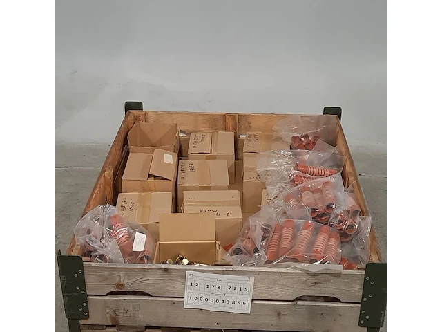 Partij borgenpennen en stukjes buis - afbeelding 2 van  9