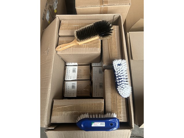 Partij borstels, schoenaccessoires en diversen - afbeelding 4 van  11