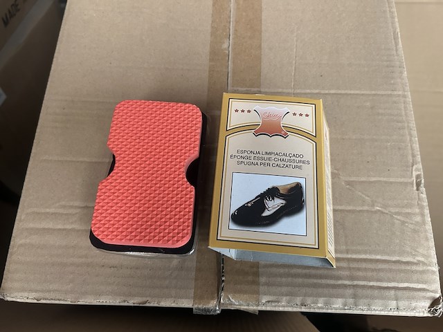 Partij borstels, schoenaccessoires en diversen - afbeelding 10 van  11